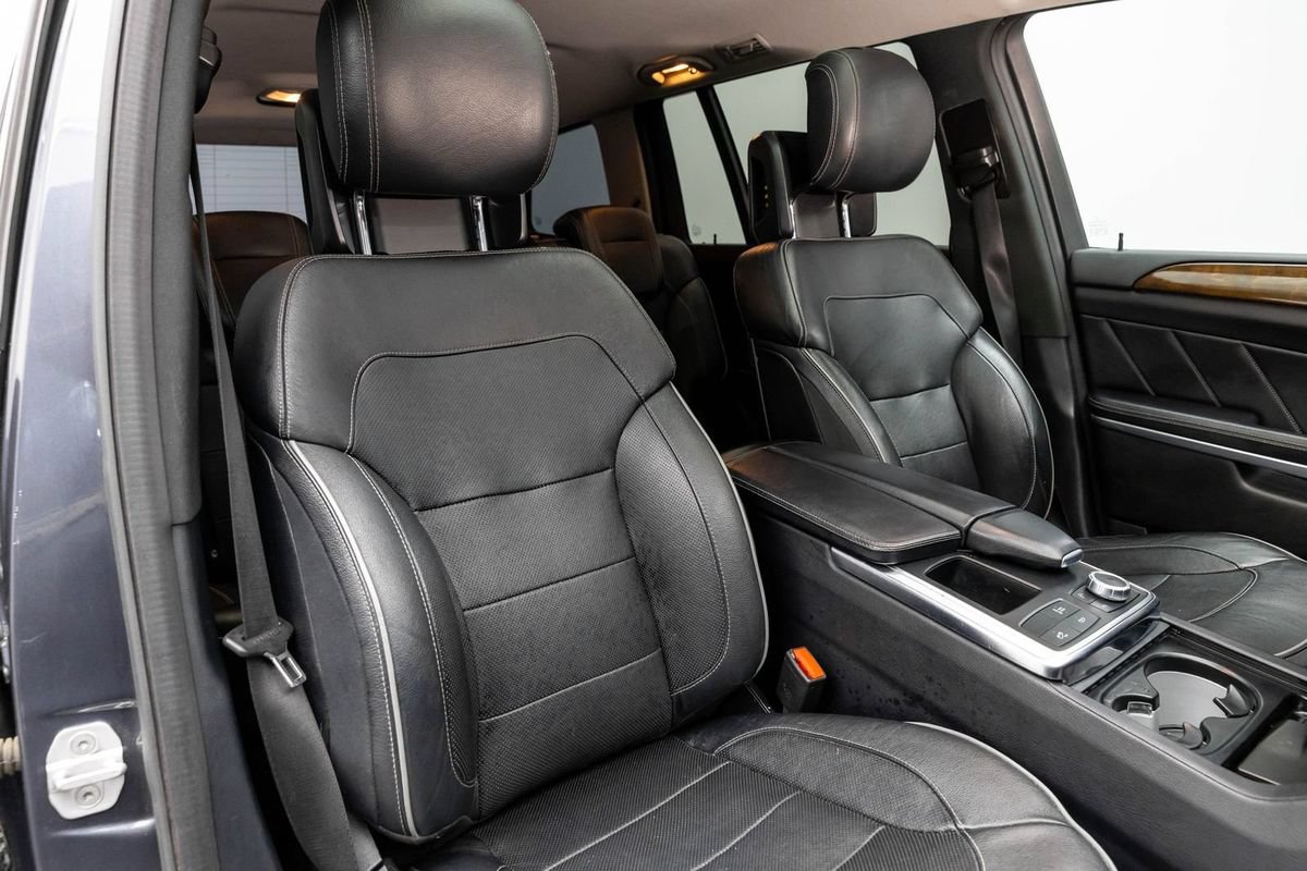 Used 2014 Mercedes-Benz GL 550 4MATIC image 33