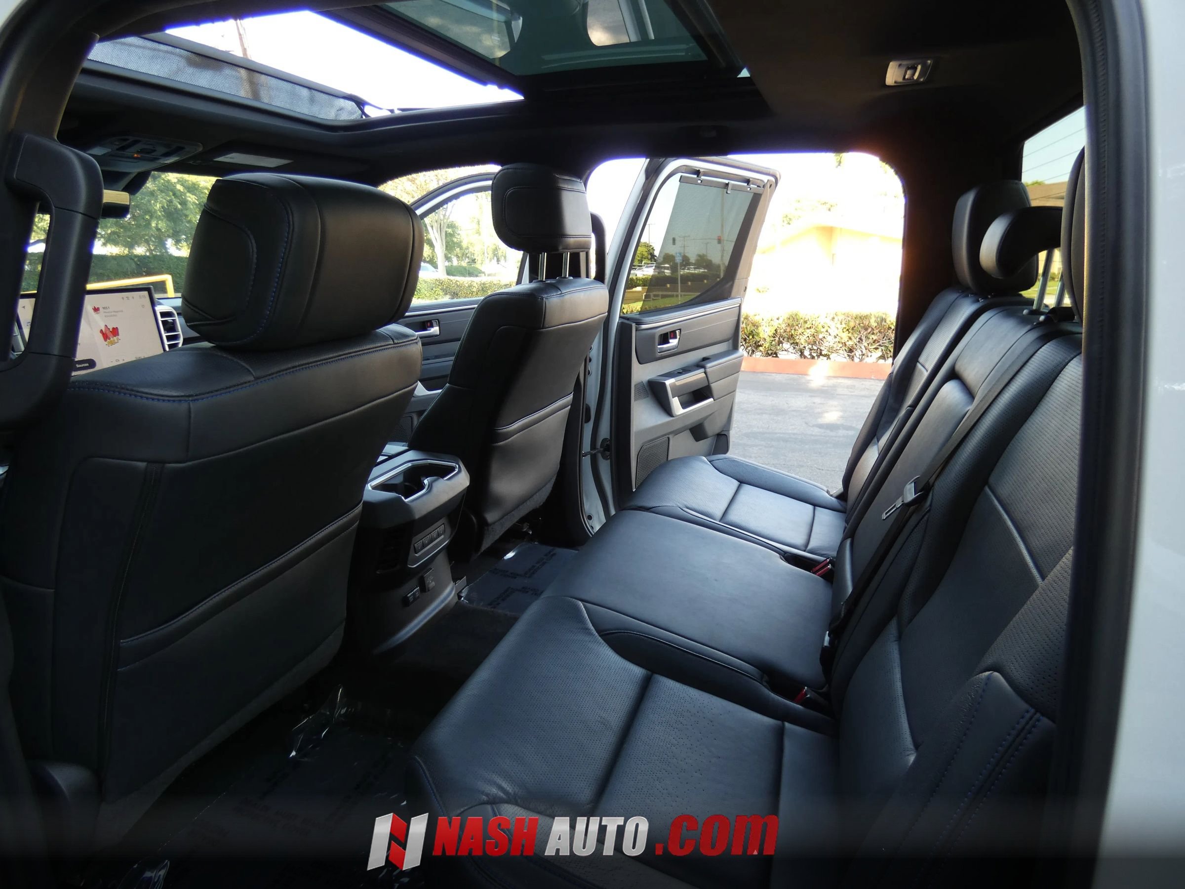 Used 2024 Toyota Tundra Platinum AWD/4WD image 46