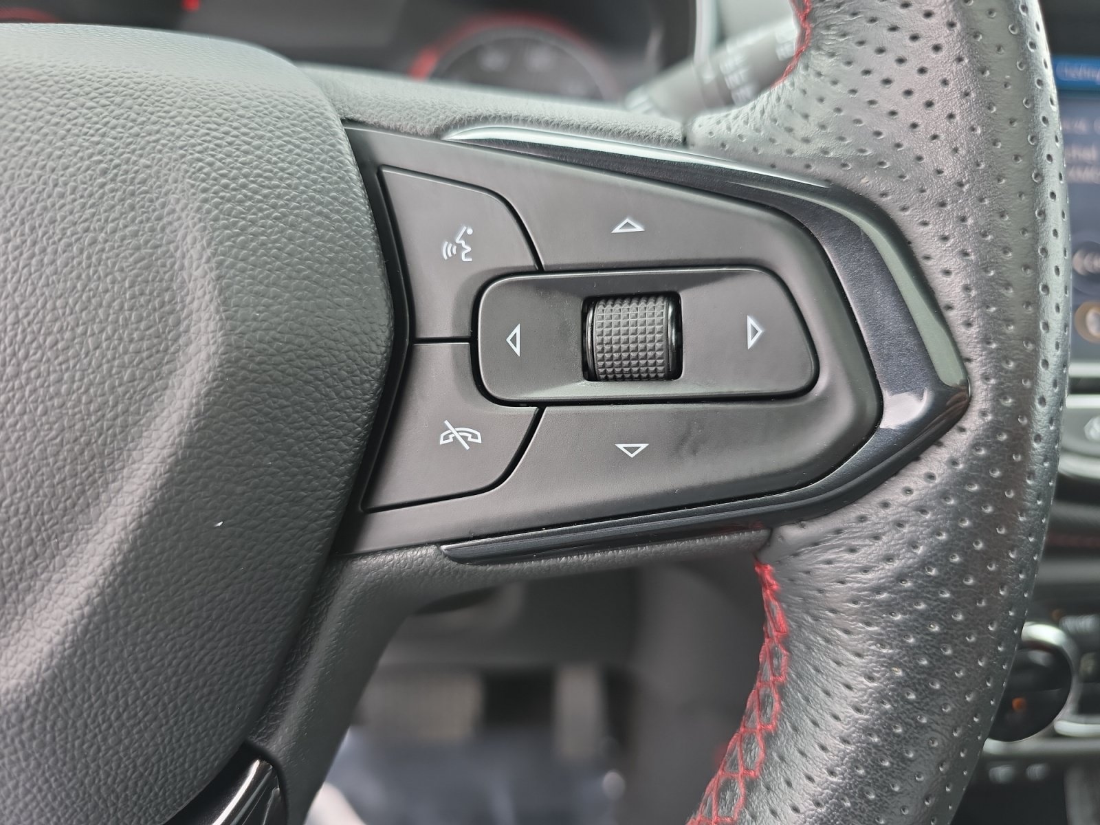 Used 2023 Chevrolet TrailBlazer RS w/ Sun and Liftgate Package AWD/4WD image 20