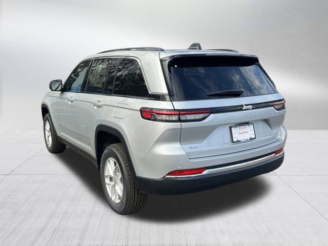New 2025 Jeep Grand Cherokee Laredo image 7