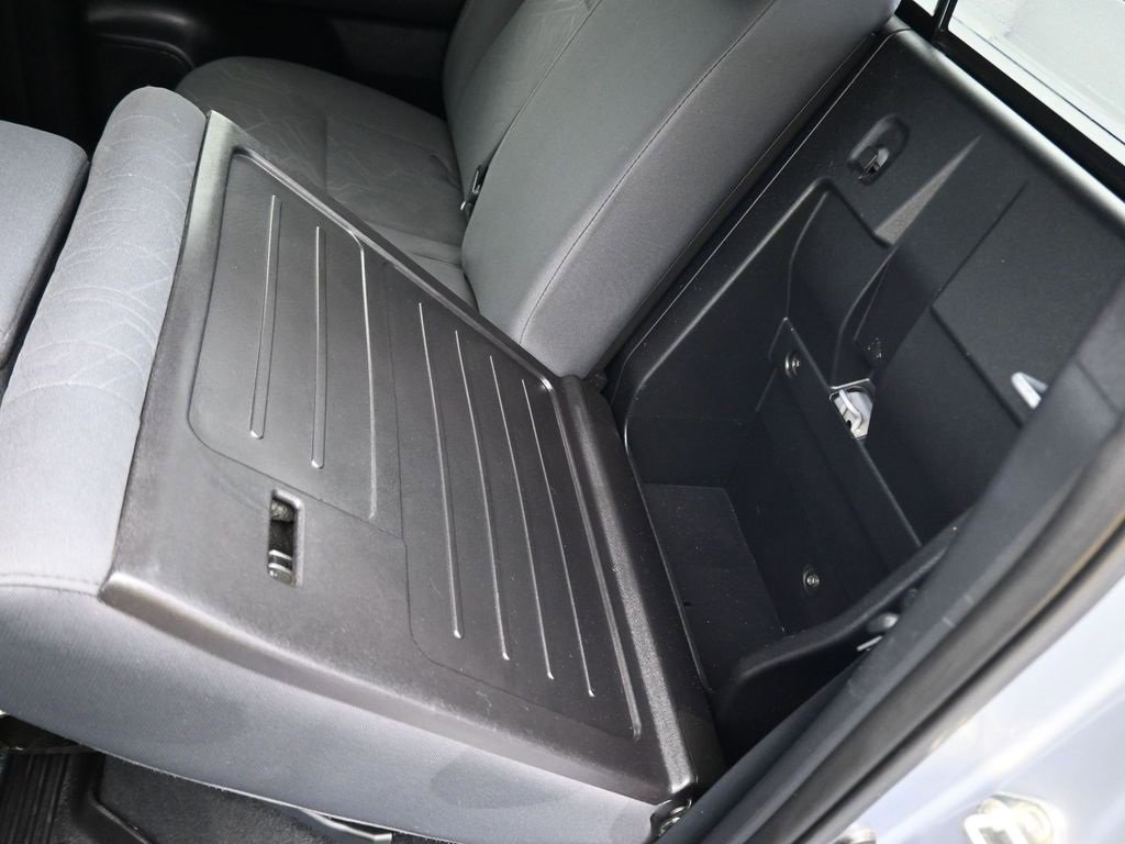 Used 2017 Toyota Tacoma TRD Sport image 31