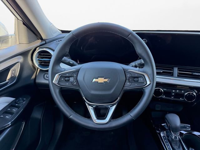 Used 2025 Chevrolet Trax LT w/ LT Convenience Package image 12