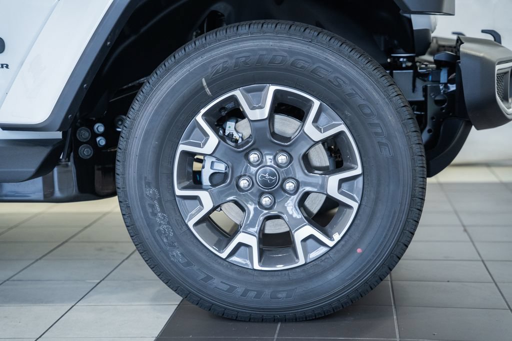 New 2026 Jeep Wrangler Unlimited Sahara AWD/4WD image 18