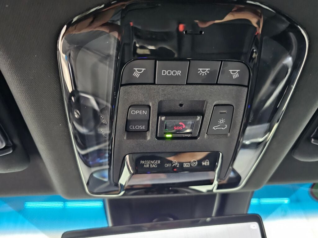 Used 2024 Toyota Venza Limited AWD/4WD image 19