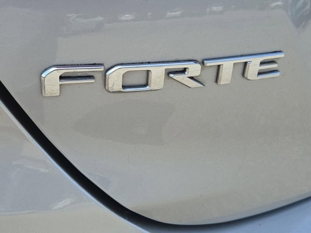 Used 2020 Kia Forte LXS image 12