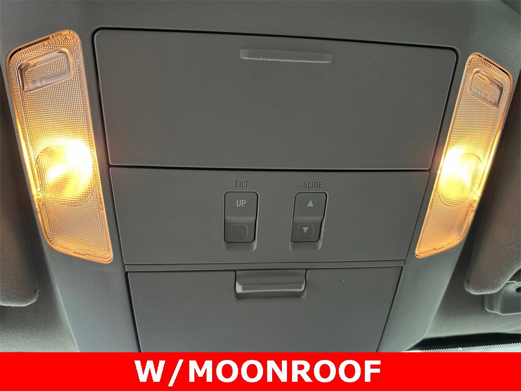 Used 2017 Toyota Sequoia SR5 image 33