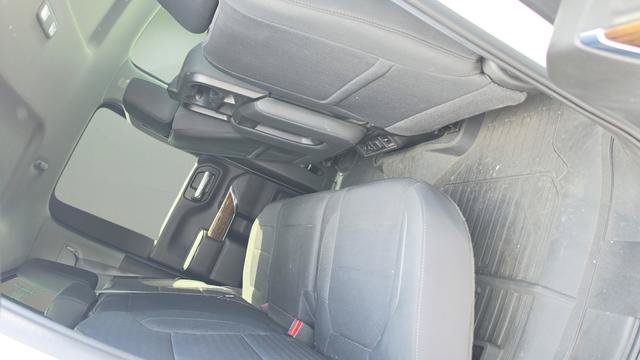 Used 2022 GMC Sierra 2500 SLE w/ SLE Value Package; AWD/4WD image 12