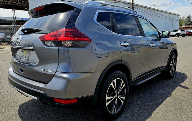 Used 2019 Nissan Rogue SV w/ Premium Package AWD/4WD image 5
