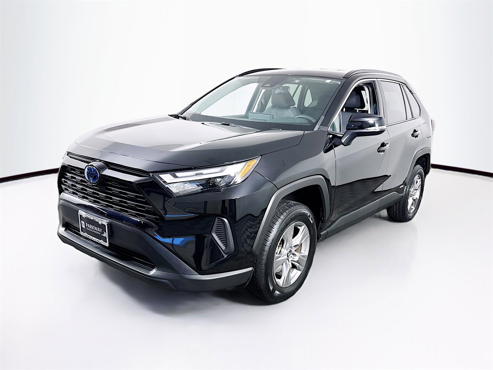 Used 2024 Toyota RAV4 XLE image 3