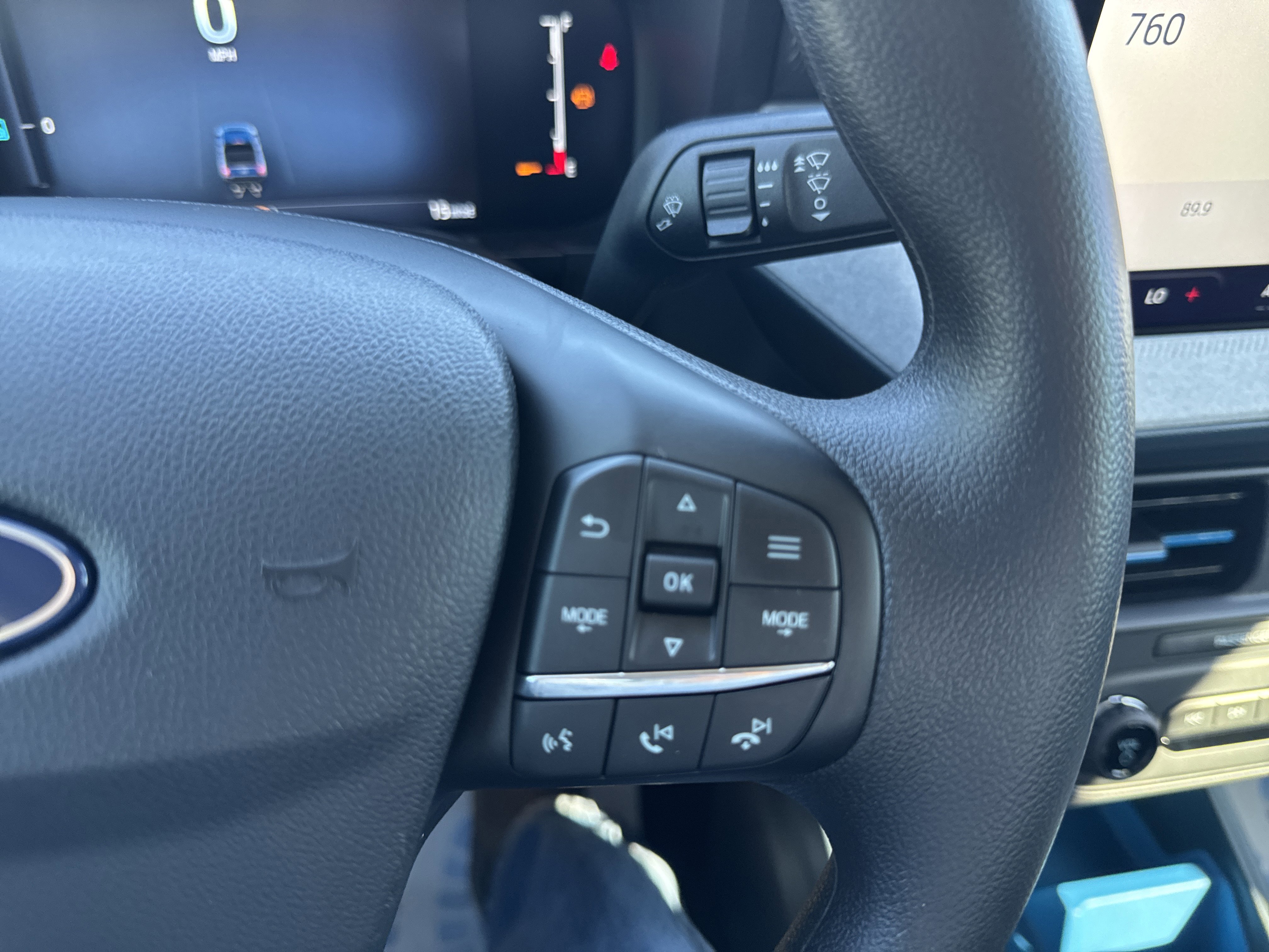 New 2025 Ford Maverick XLT image 30