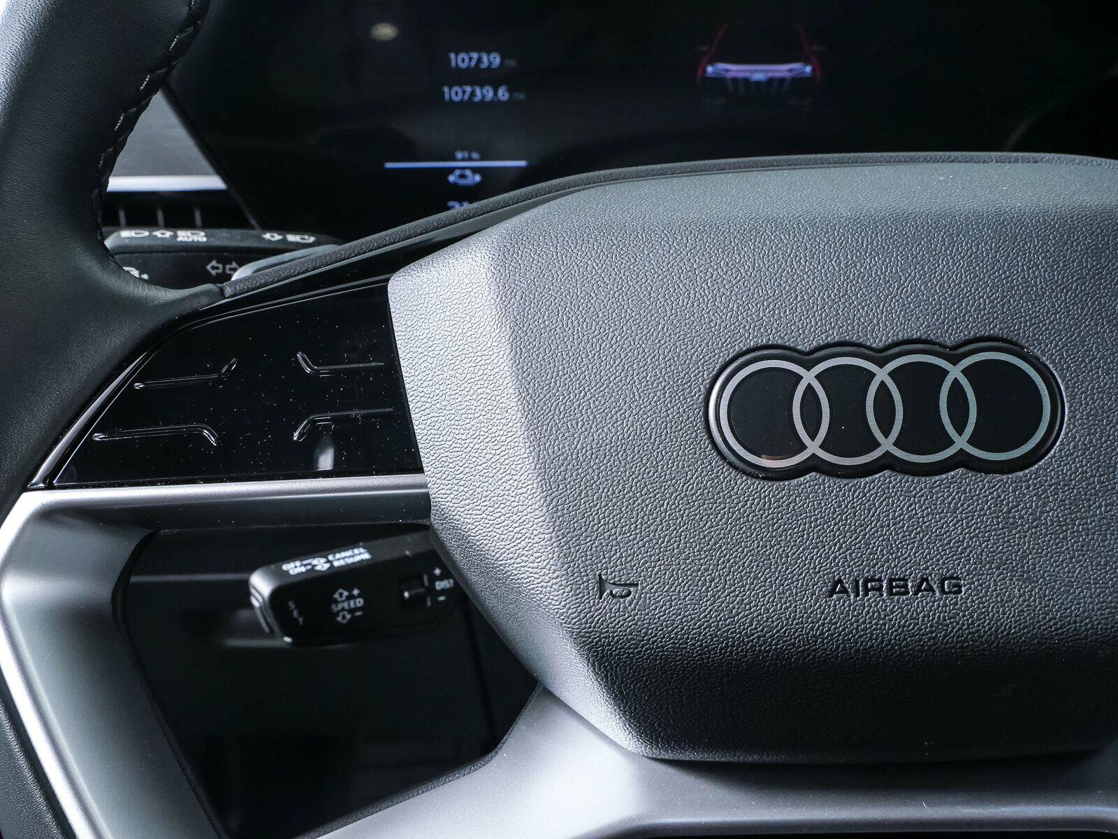 Used 2025 Audi Q6 e-tron Premium Plus w/ Premium Plus AWD/4WD image 11