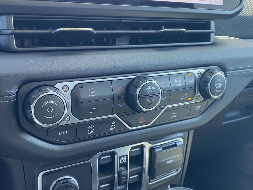 New 2026 Jeep Gladiator Rubicon AWD/4WD image 21