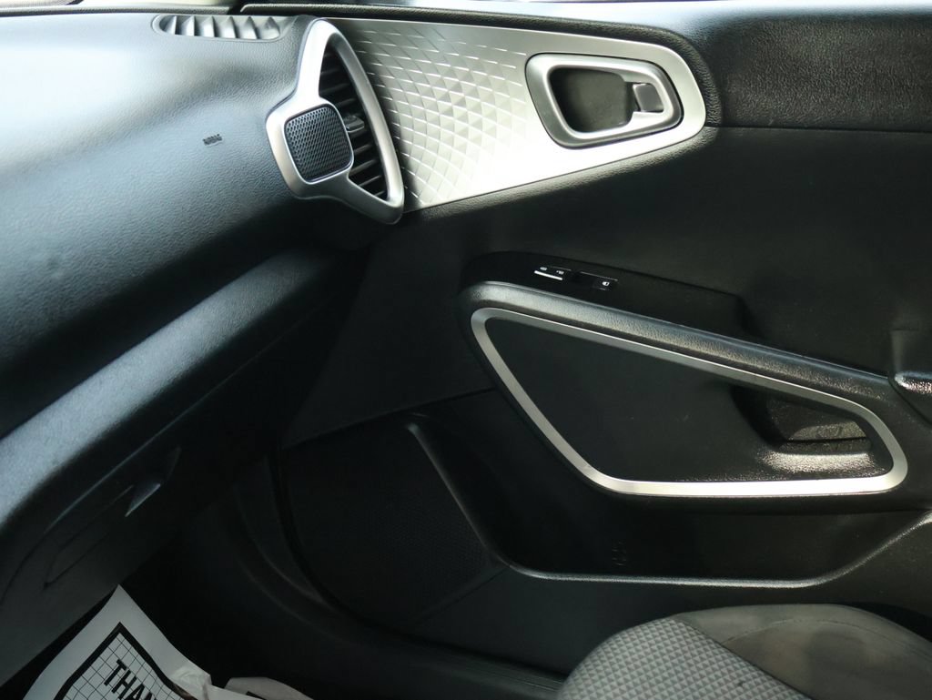 Certified 2021 Kia Soul LX FWD image 26