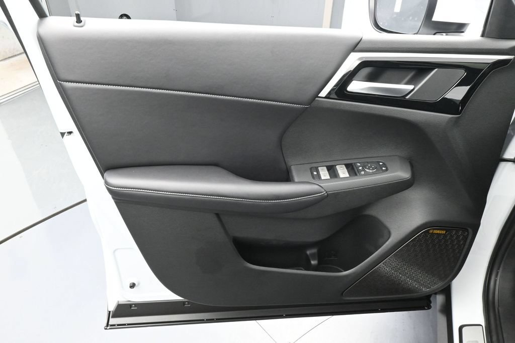 New 2026 Mitsubishi Outlander SE FWD image 13