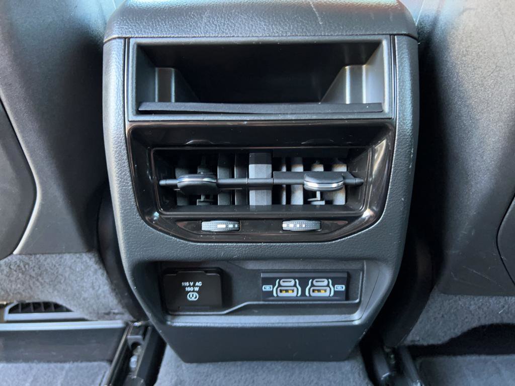 Used 2023 Jeep Grand Cherokee Altitude image 19