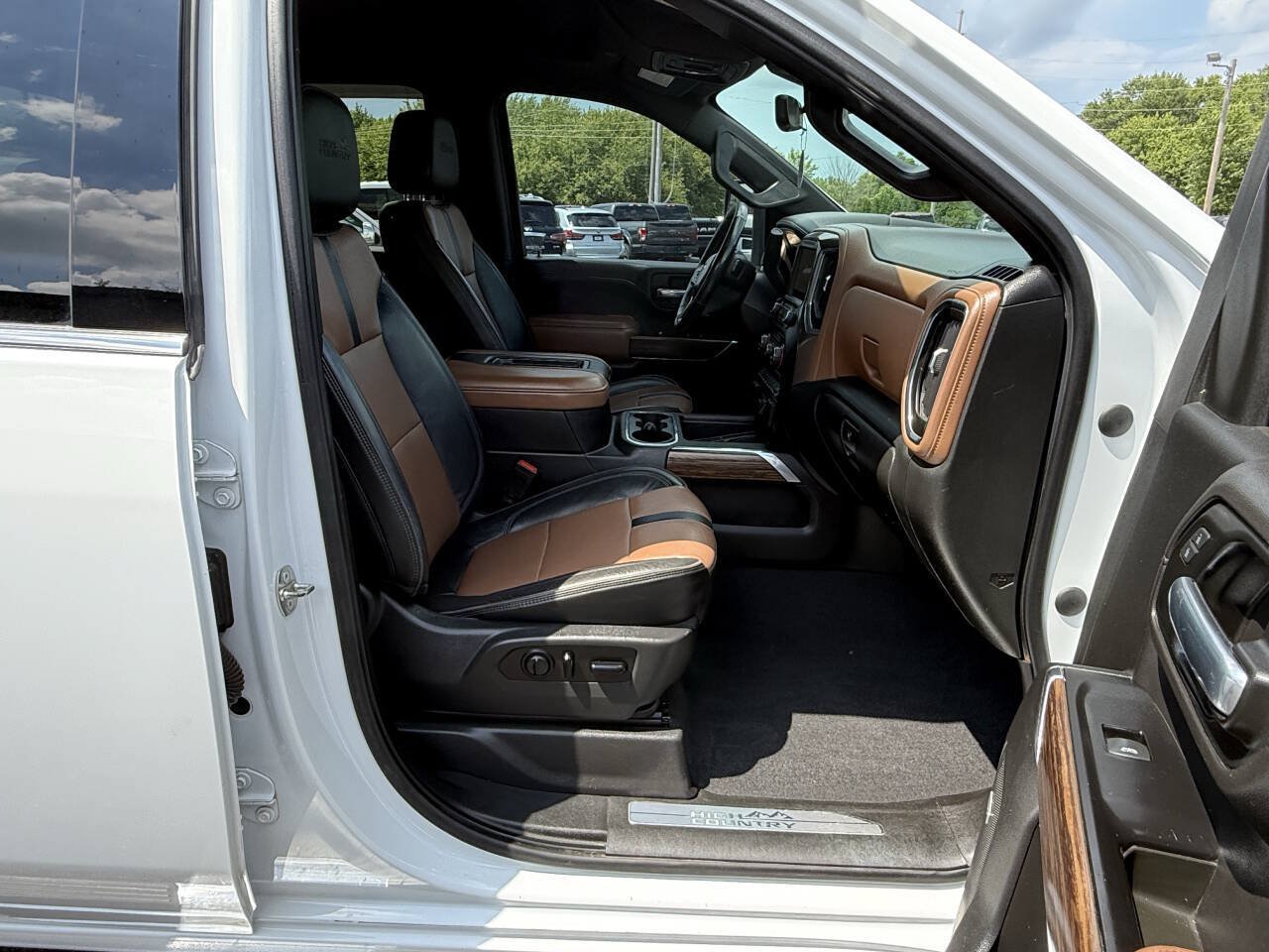 Used 2020 Chevrolet Silverado 2500 High Country AWD/4WD image 23
