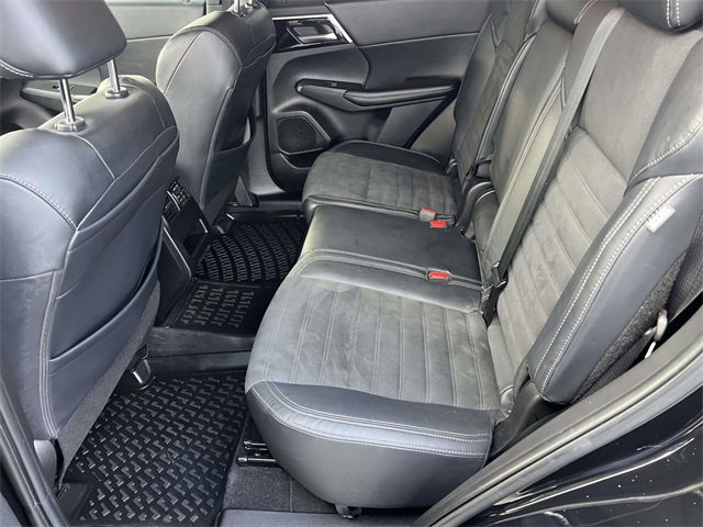 Used 2022 Mitsubishi Outlander SE image 25