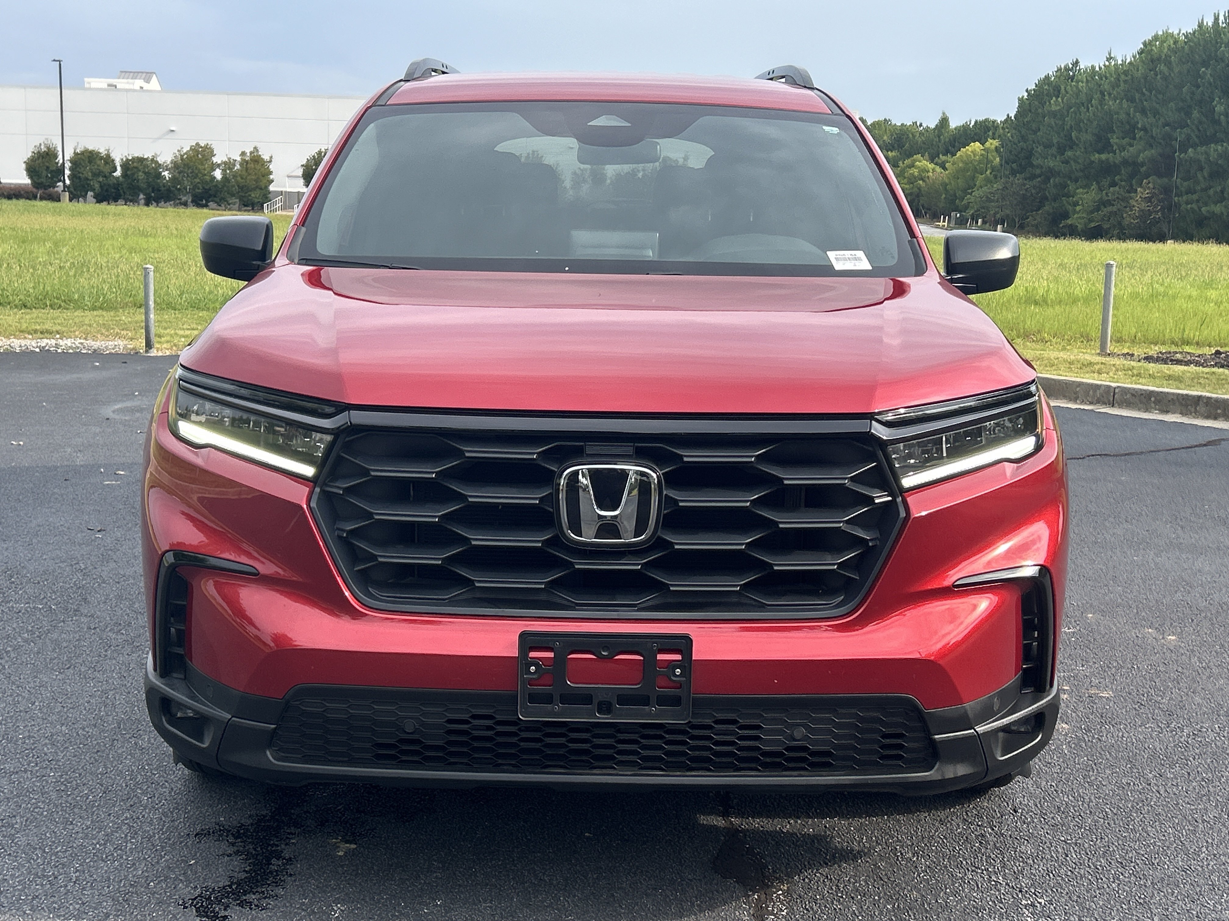 Used 2025 Honda Pilot Sport image 3