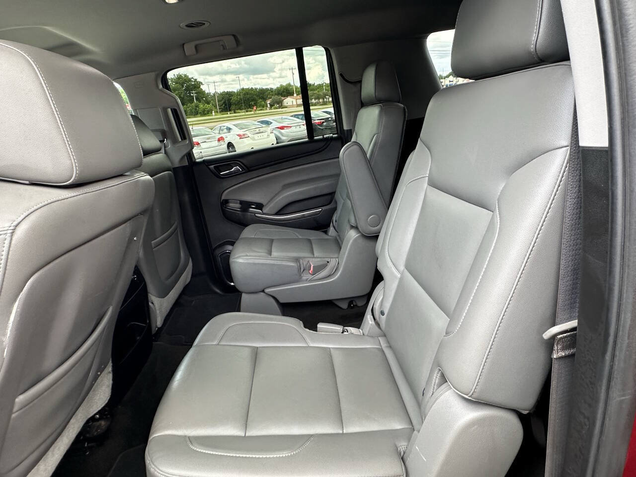 Used 2015 Chevrolet Suburban LT RWD image 12