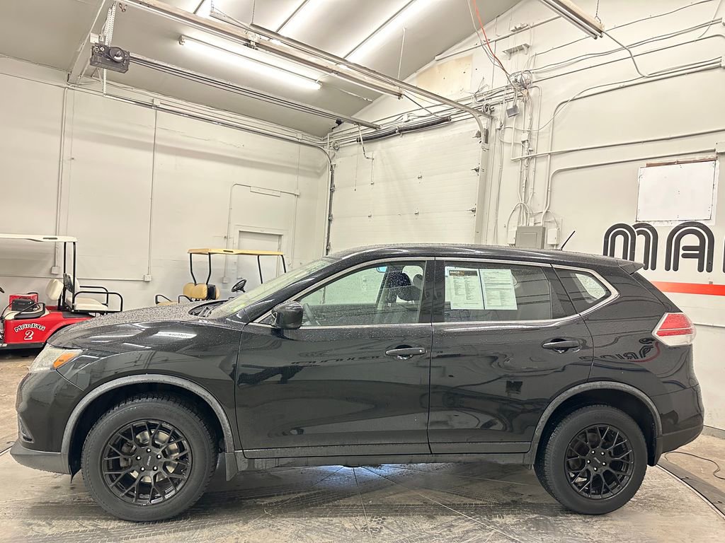 Used 2016 Nissan Rogue S AWD/4WD image 11