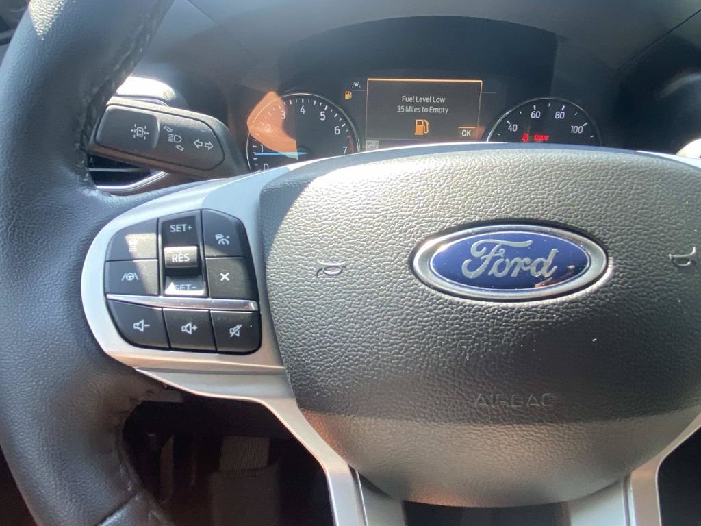 Used 2024 Ford Explorer XLT w/ Equipment Group 202A RWD image 32