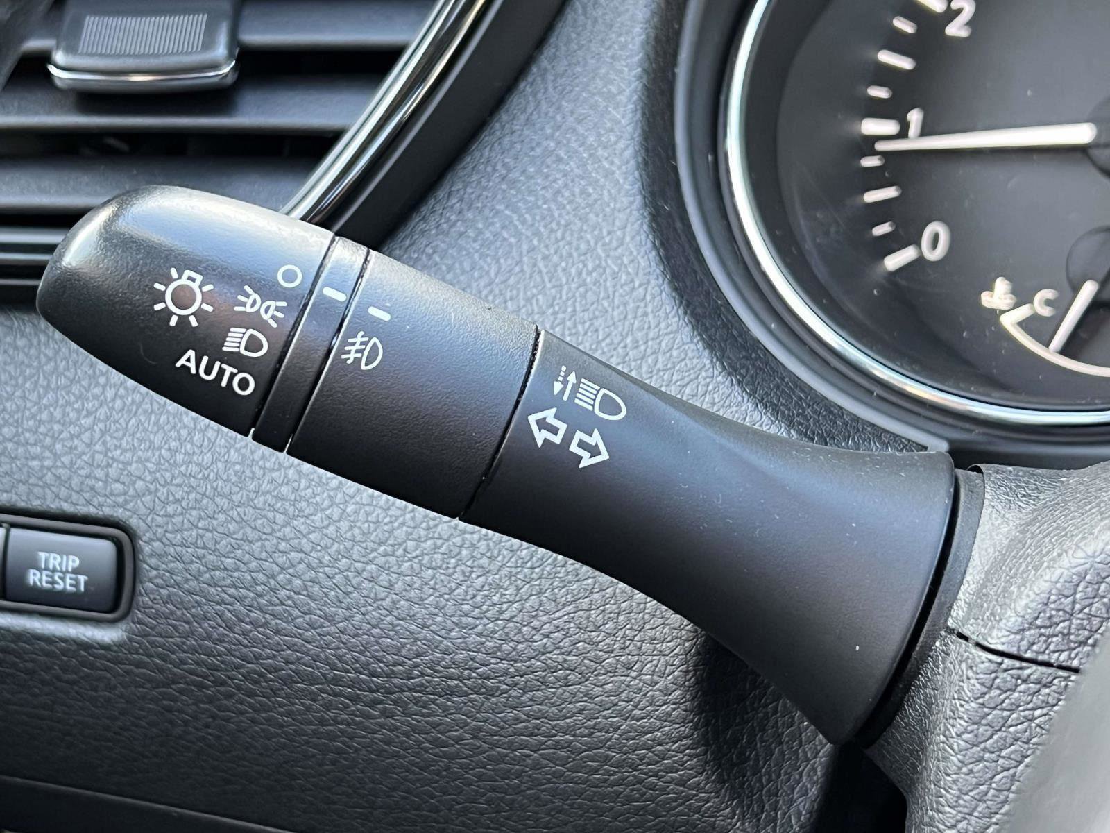 Used 2020 Nissan Rogue SL w/ Premium Package image 25