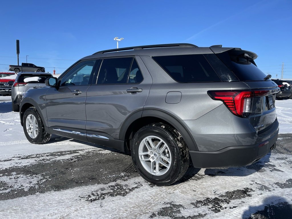 Used 2025 Ford Explorer Active image 5
