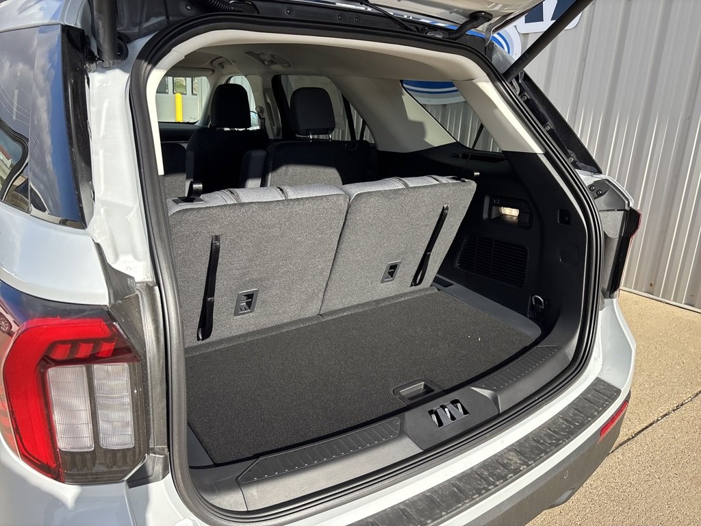 New 2026 Ford Explorer Active image 32