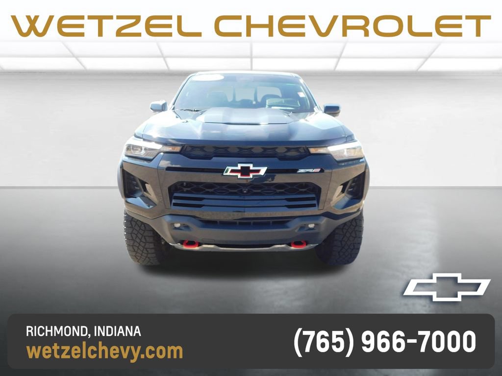Used 2025 Chevrolet Colorado ZR2 w/ Technology Package AWD/4WD image 12