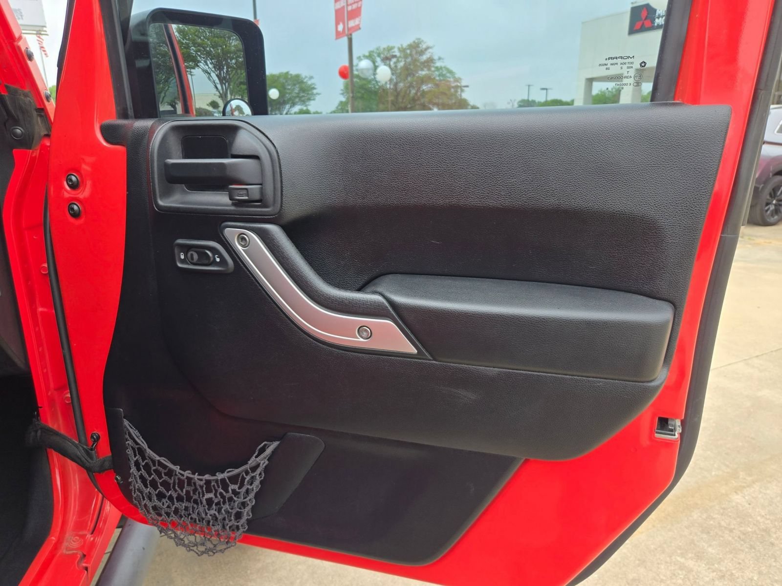 Used 2013 Jeep Wrangler Unlimited Rubicon w/ Connectivity Group AWD/4WD image 27