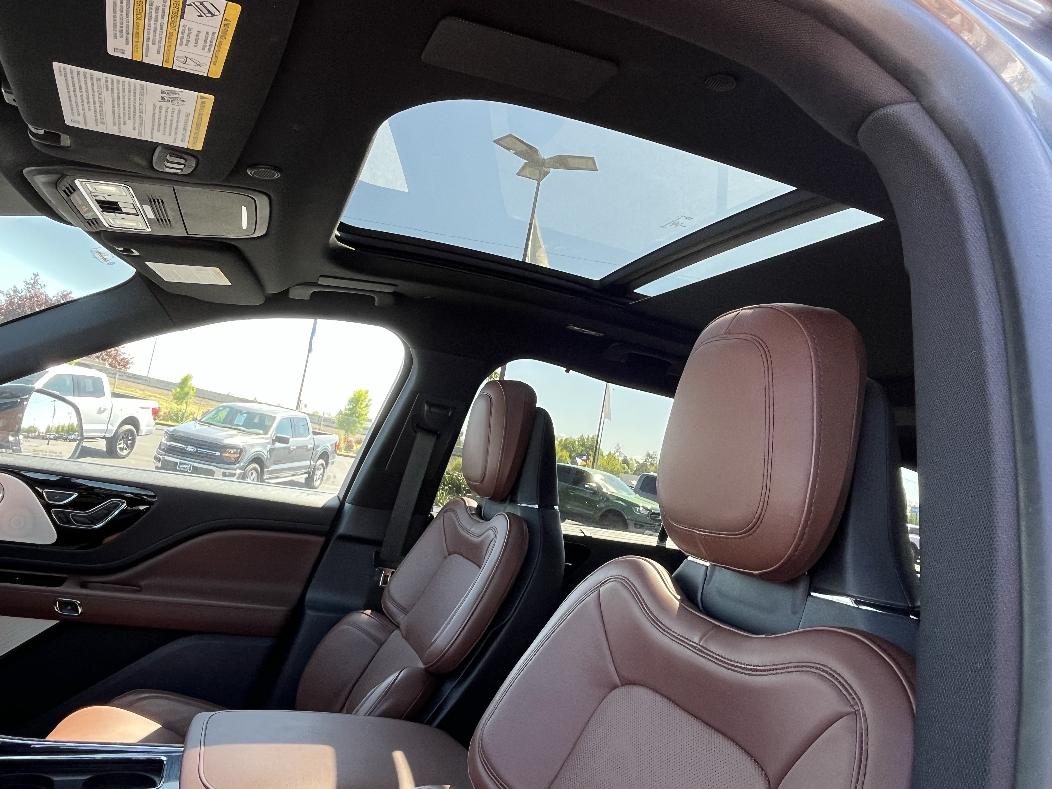 Used 2025 Lincoln Aviator Reserve w/ Equipment Group 201A AWD/4WD image 16