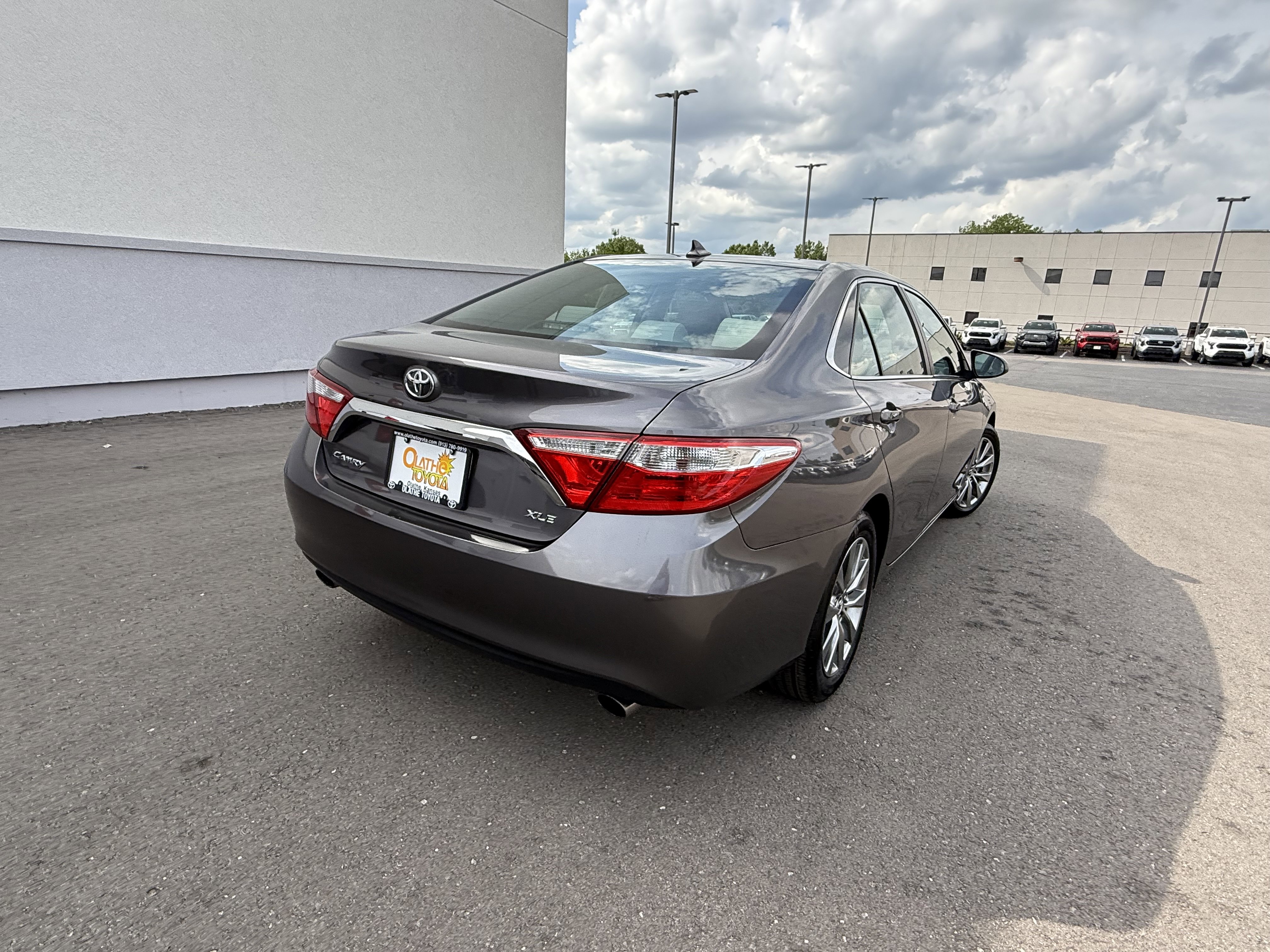 Used 2015 Toyota Camry XLE w/ Advanced Technology Package FWD image 23