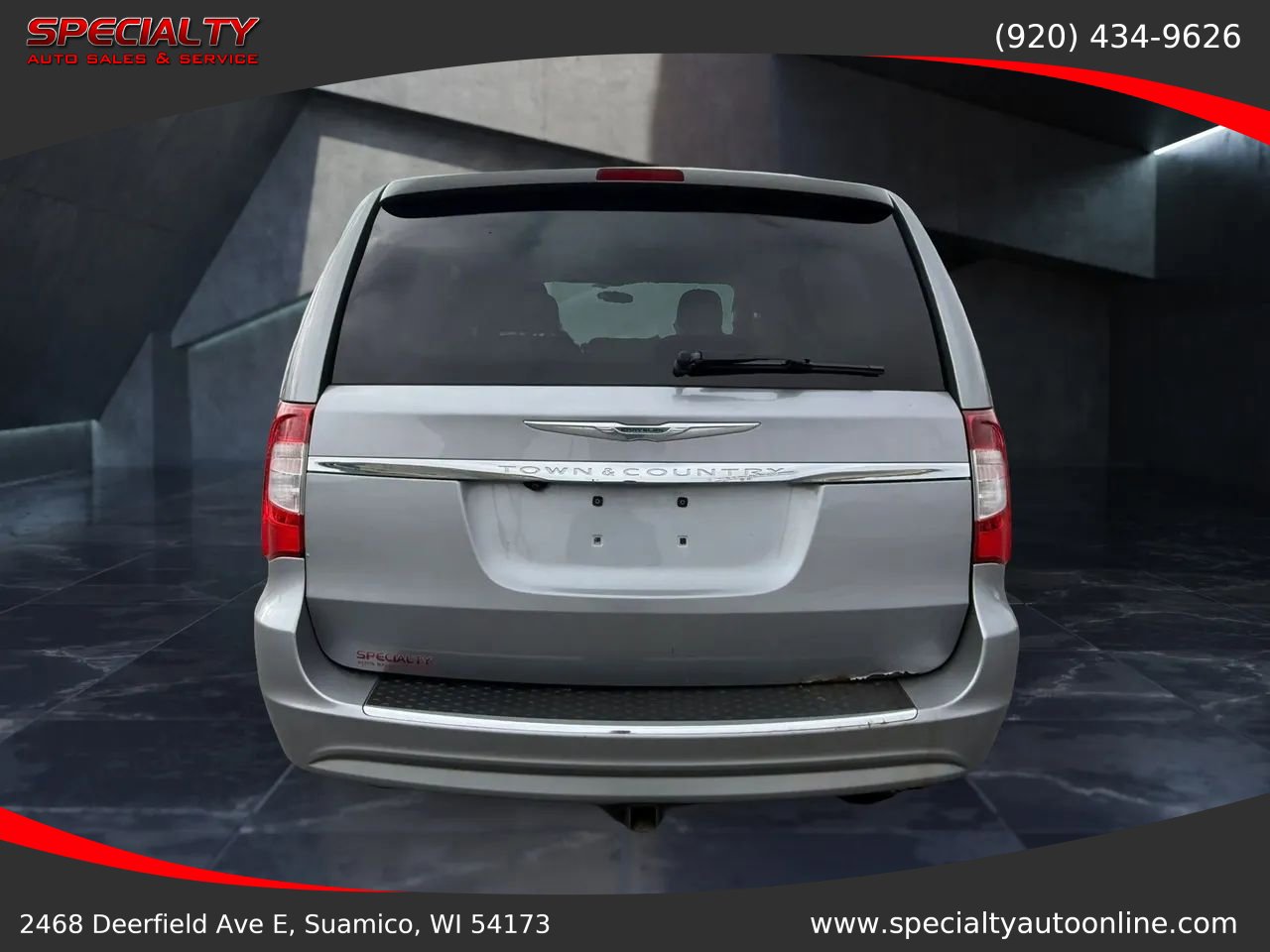 Used 2013 Chrysler Town & Country Touring FWD image 5