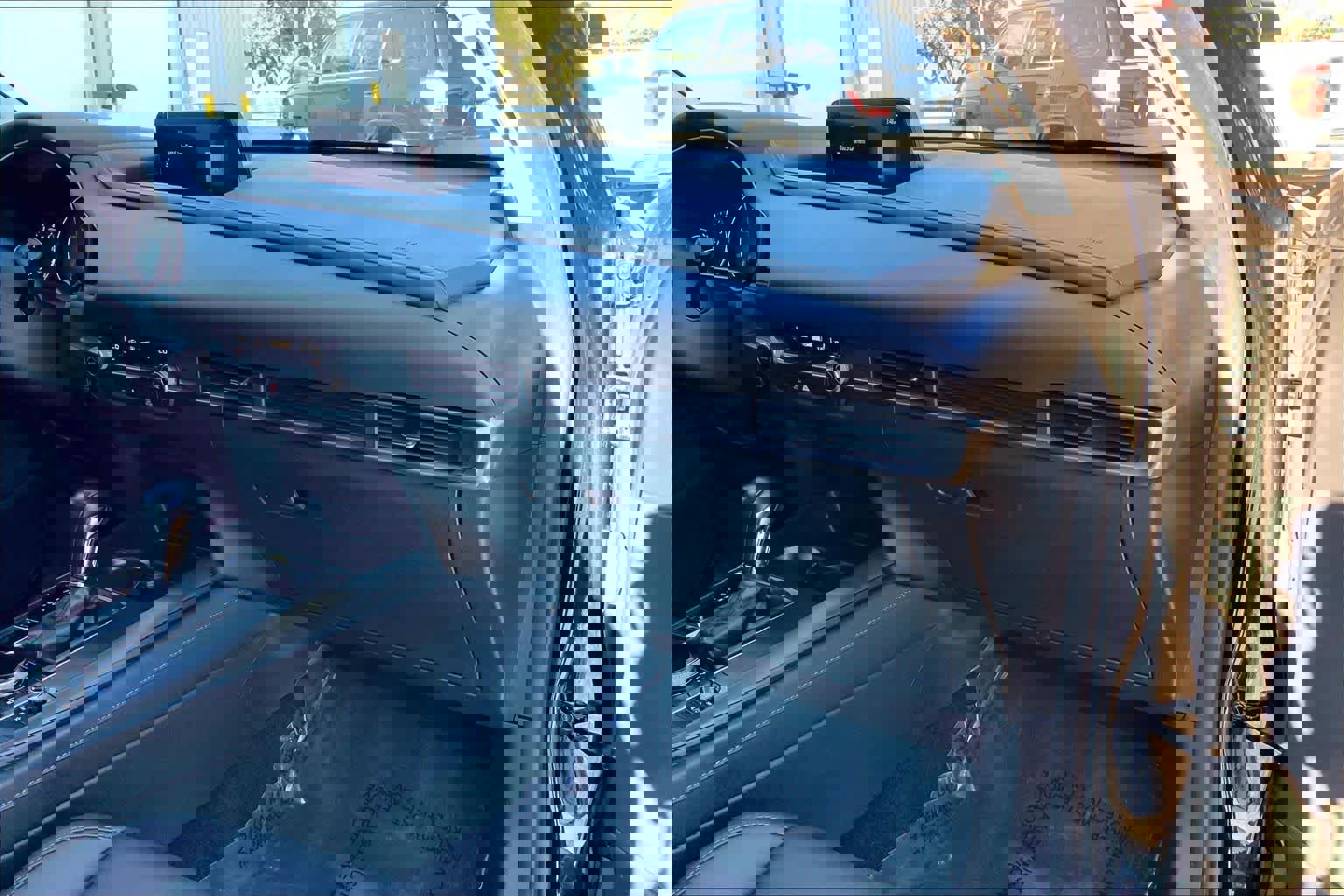 Used 2023 MAZDA CX-30 AWD 2.5 S w/ Select Package image 18