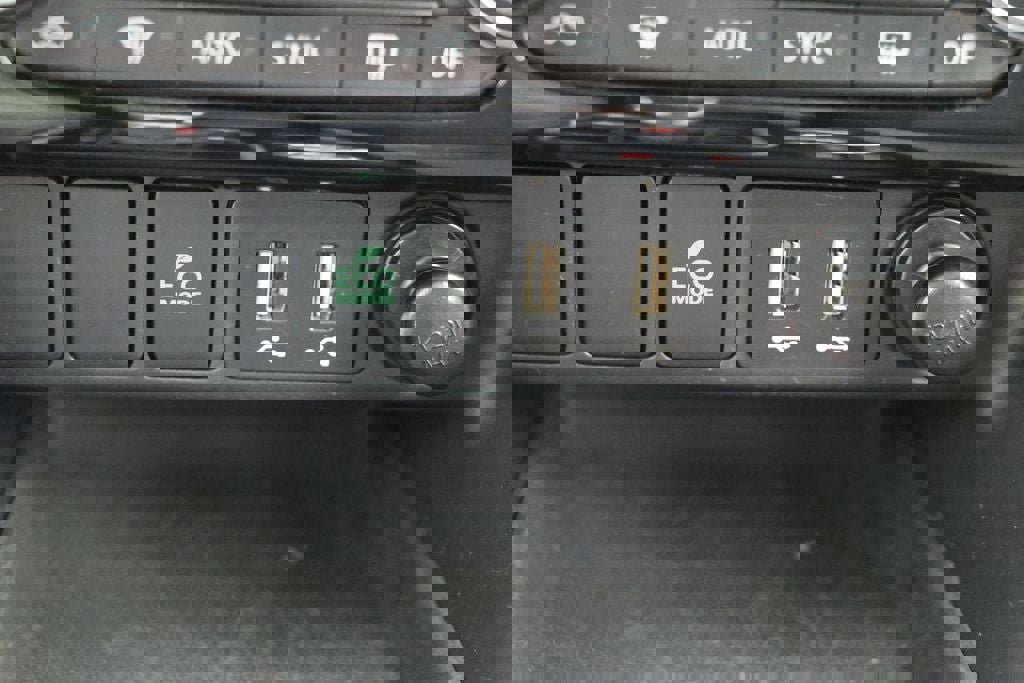 Used 2025 Mitsubishi Eclipse Cross SE image 24