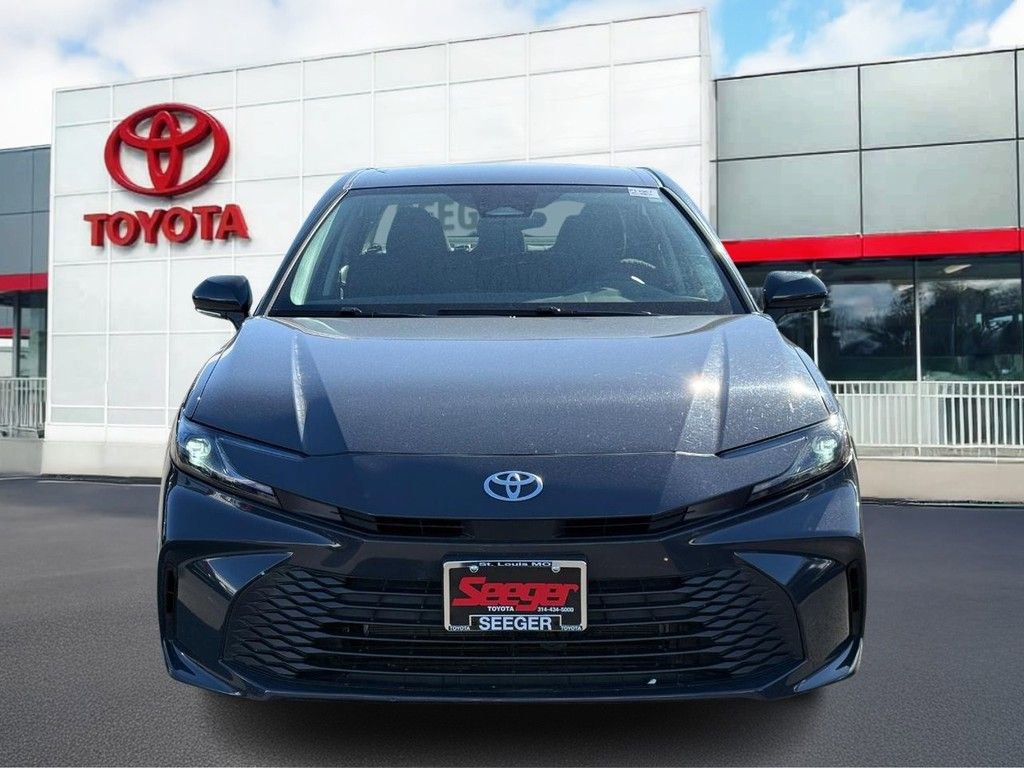 Used 2025 Toyota Camry LE image 10