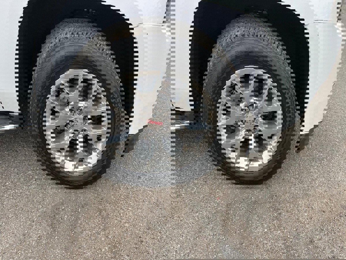 Used 2019 GMC Yukon XL SLE w/ SLE Value Package image 47