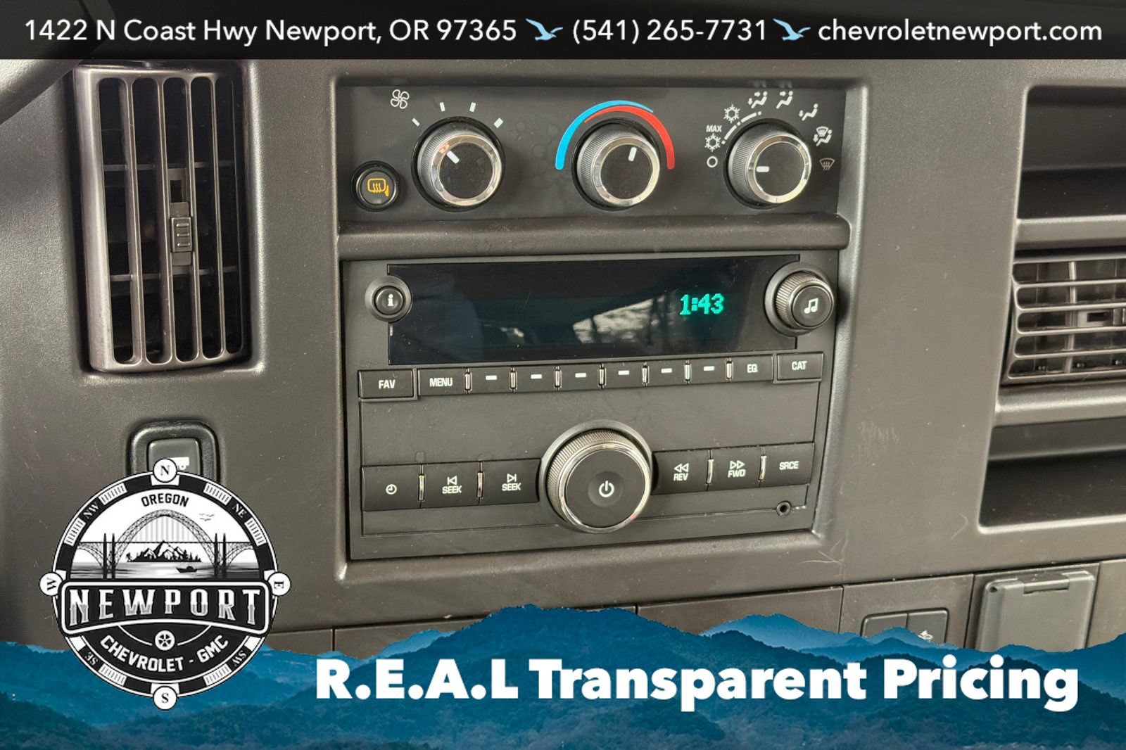 Used 2024 Chevrolet Express 3500 LT w/ LT Preferred Equipment Group RWD image 21