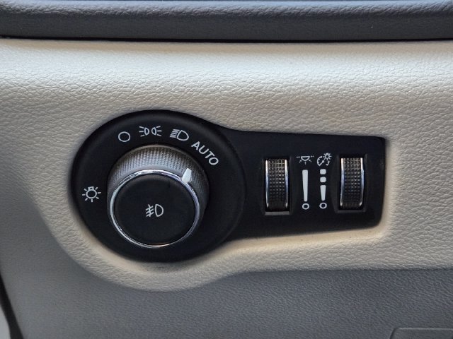 Certified 2024 Chrysler Pacifica Touring-L FWD image 22