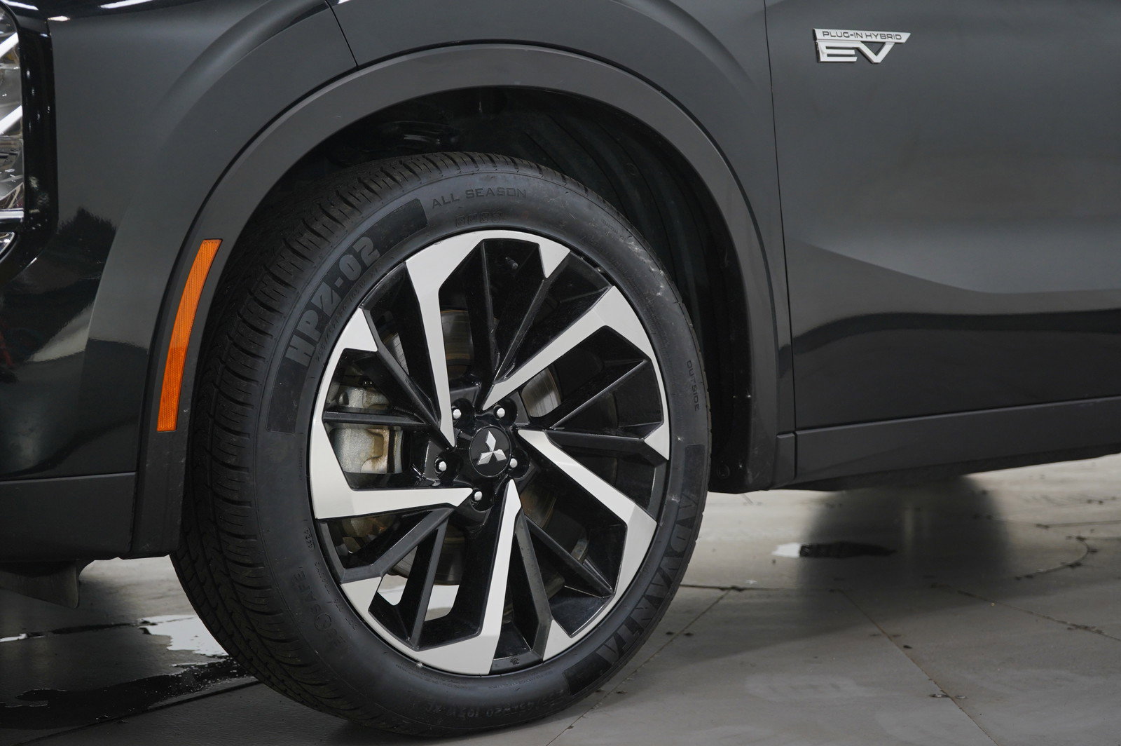 Used 2023 Mitsubishi Outlander SE image 33