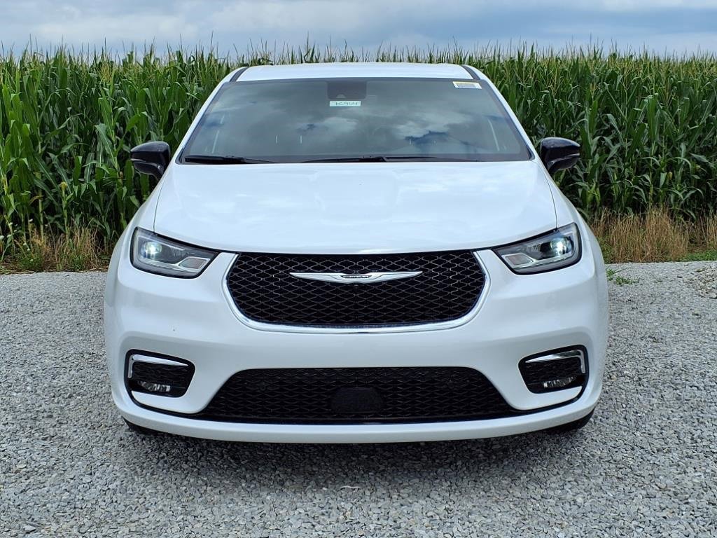 New 2025 Chrysler Pacifica Select image 3