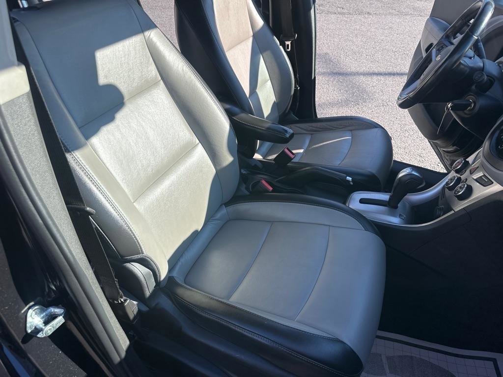 Used 2015 Chevrolet Trax LTZ AWD/4WD image 16