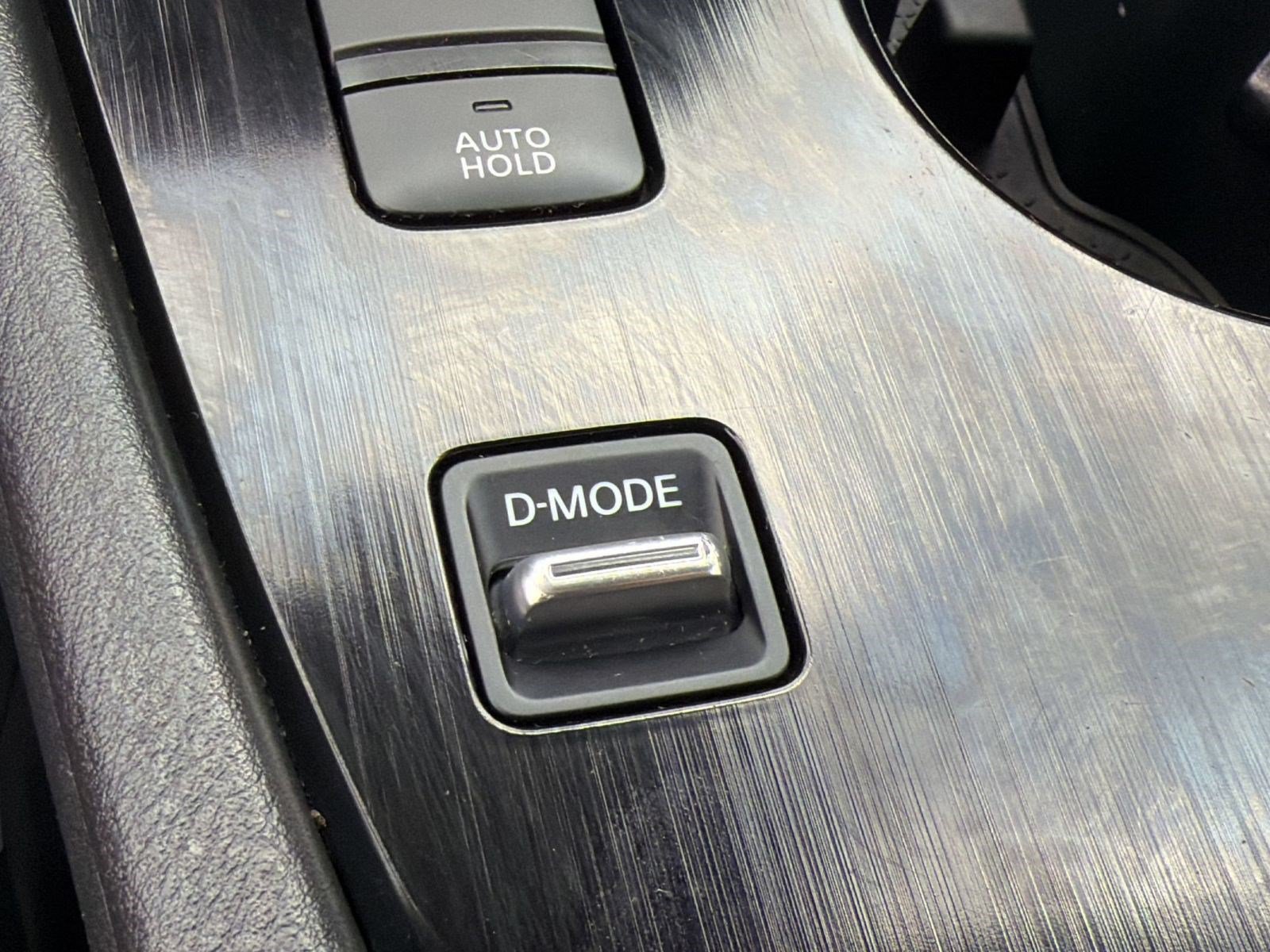 Used 2024 Nissan Rogue SV FWD image 16