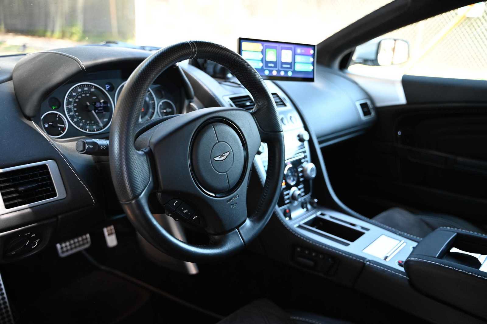 Used 2009 Aston Martin DBS Coupe RWD image 17