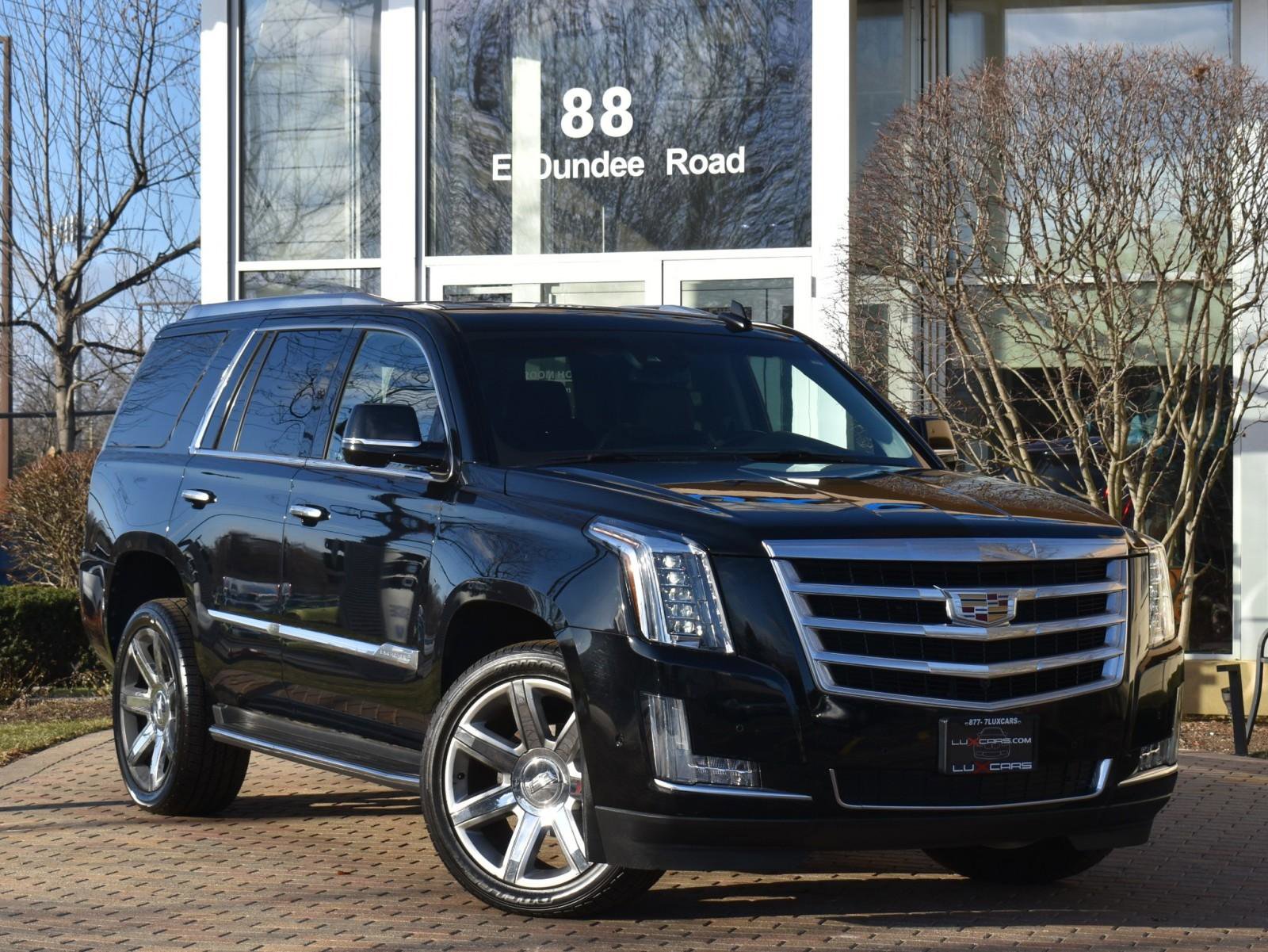 Used 2017 Cadillac Escalade Luxury image 3
