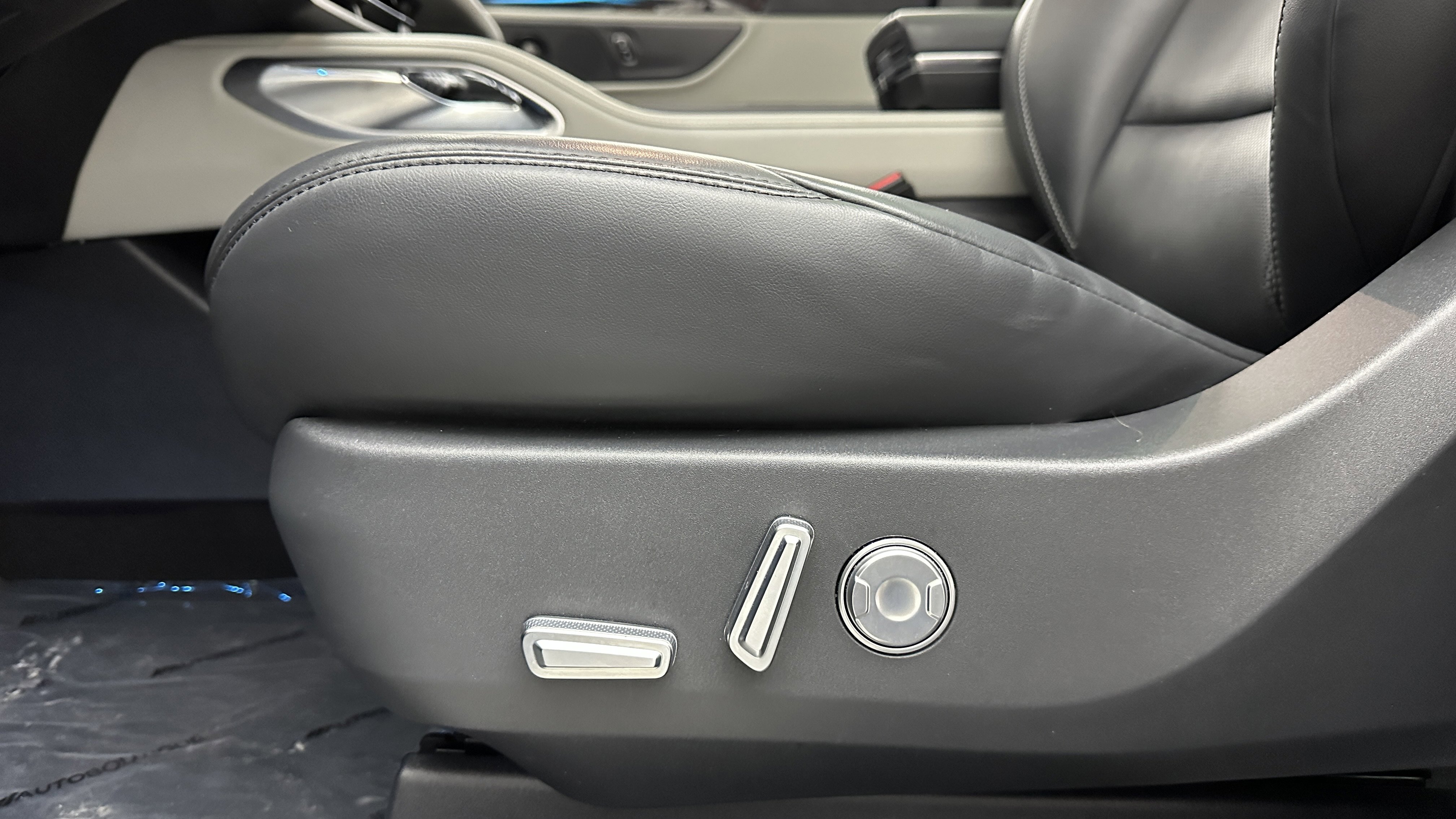 Used 2024 Lincoln Nautilus Premier w/ Equipment Group 102A image 26