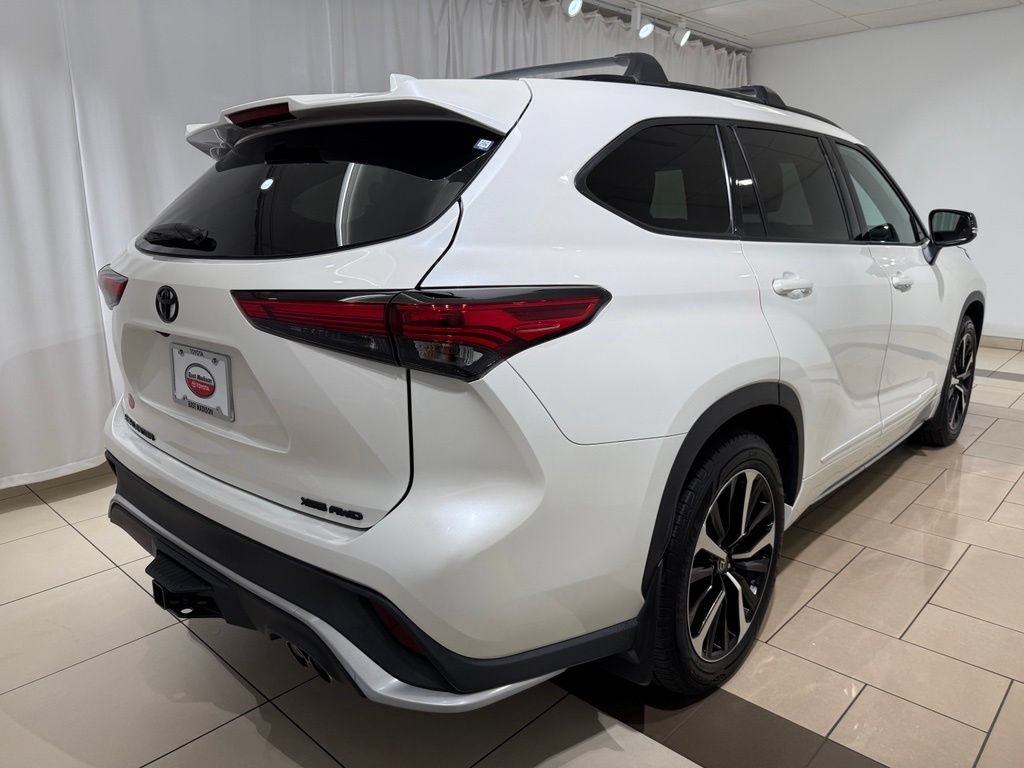 Certified 2021 Toyota Highlander XSE AWD/4WD image 5