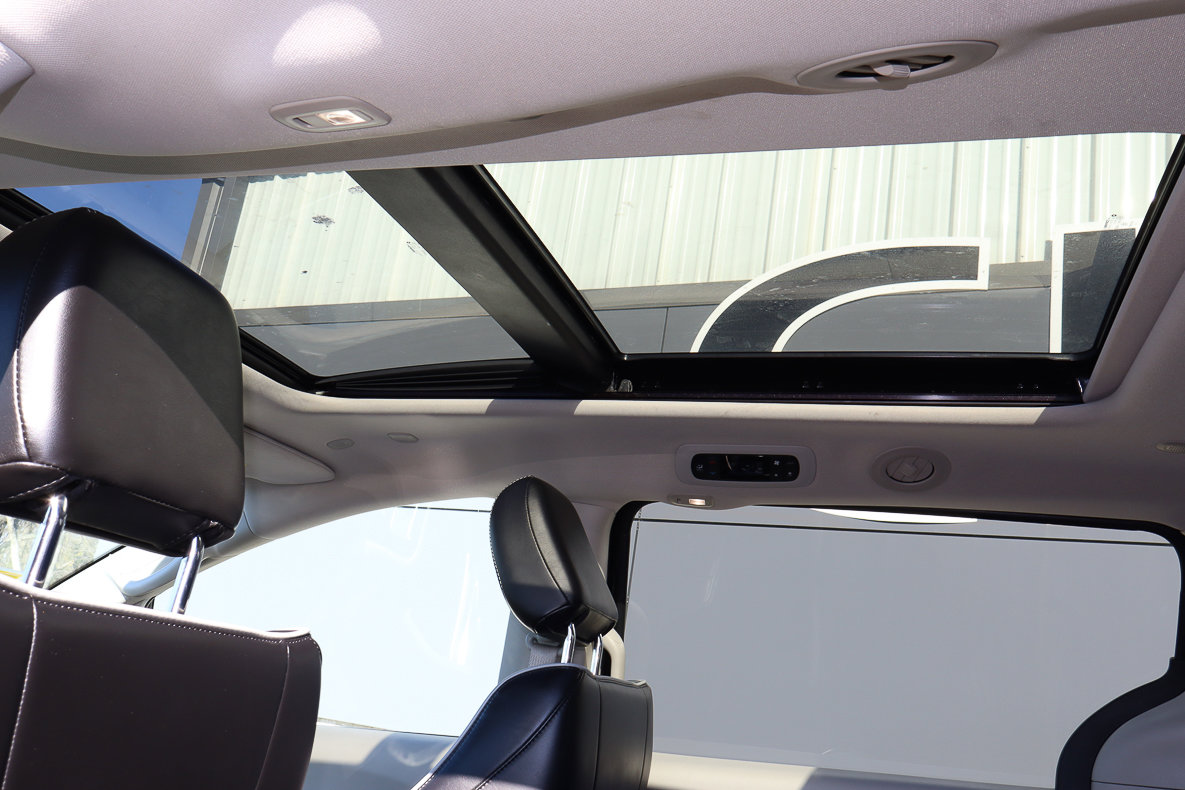 Used 2023 Chrysler Pacifica Limited image 9