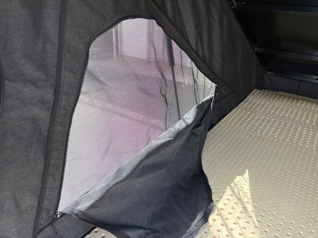 Used 2016 Toyota Land Cruiser image 42