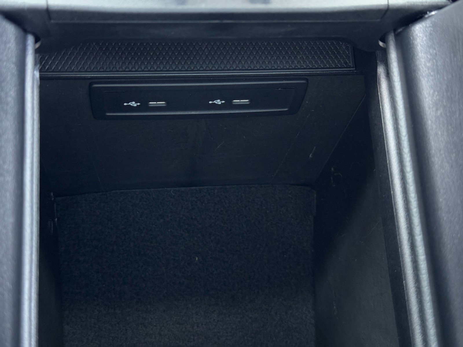 Used 2020 Mercedes-Benz GLC 350e 4MATIC image 33